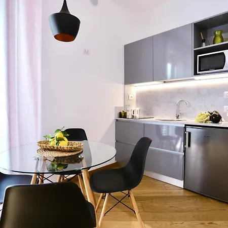 Palazzina B - Contemporary Lägenhetshotell 4*